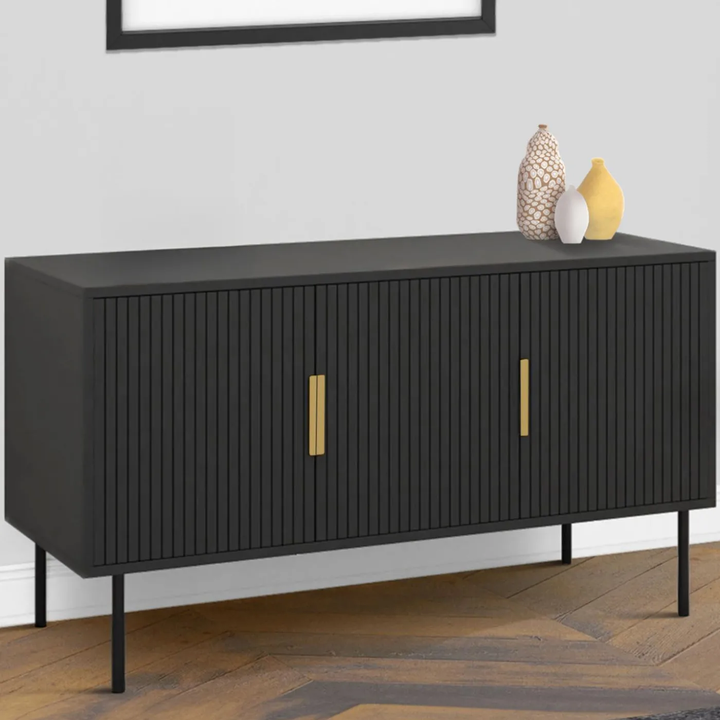Buffet bas bois noir 110cm 3 portes effet lattes