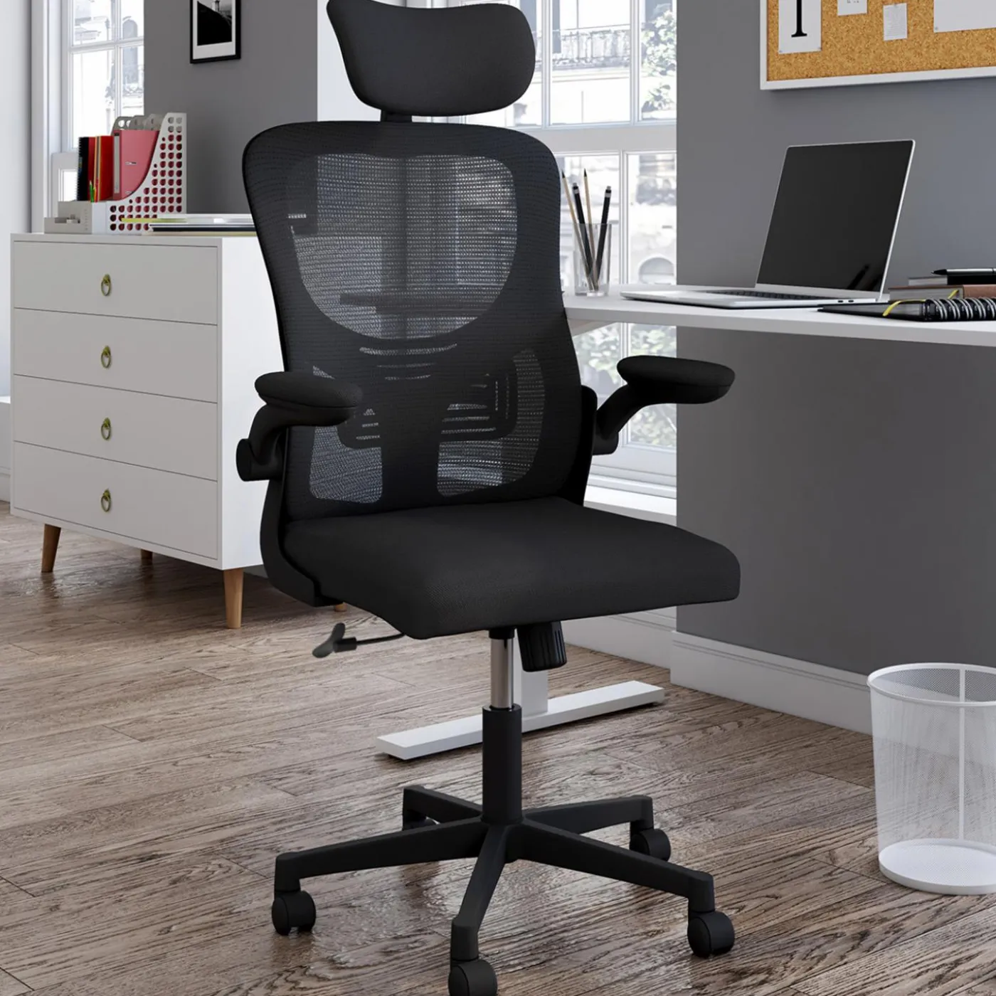 Chaise de bureau ergonomique noire avec roulettes