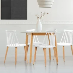 Chaises à barreaux blanches style scandinave
