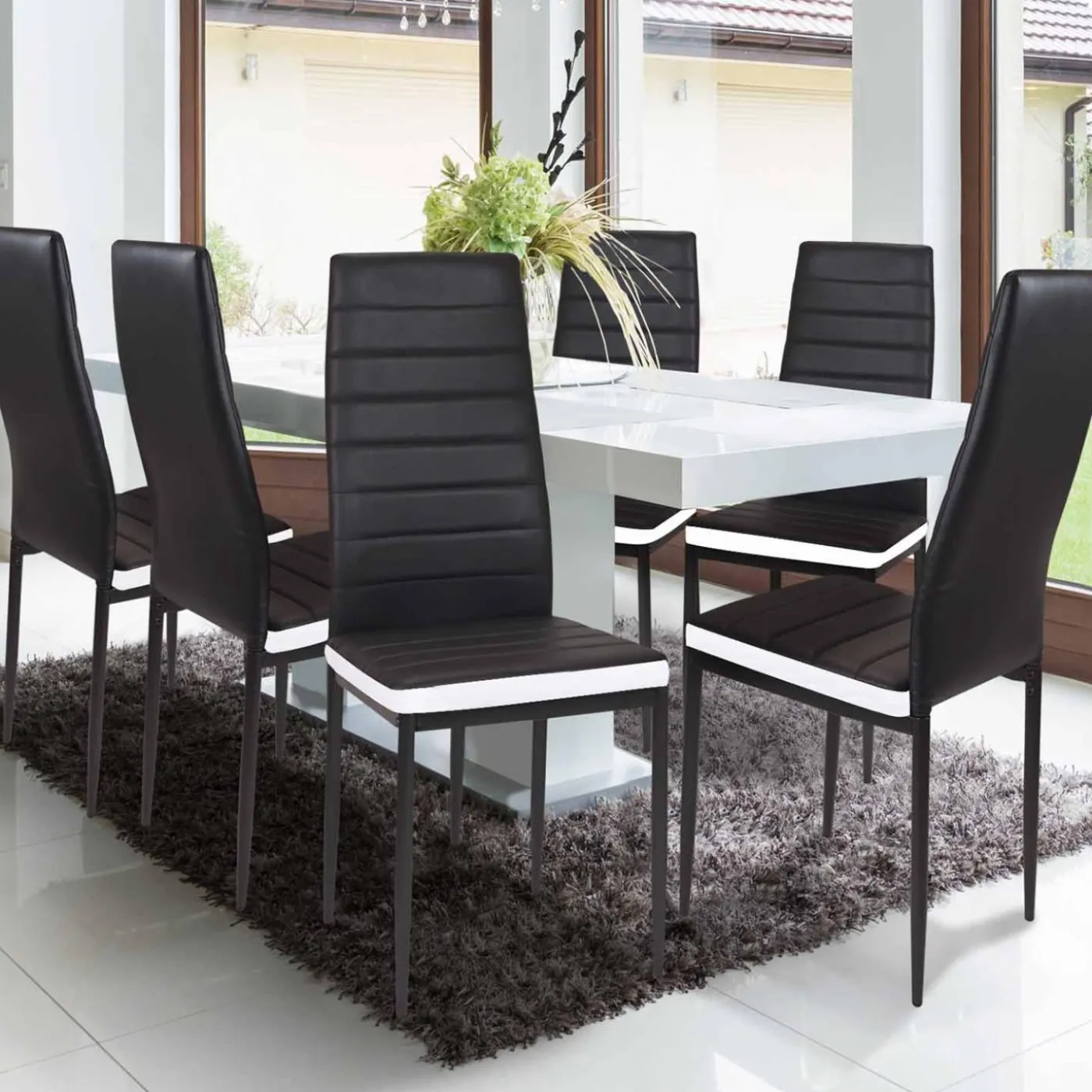 Chaises de salle à manger noires et blanches ROMANE