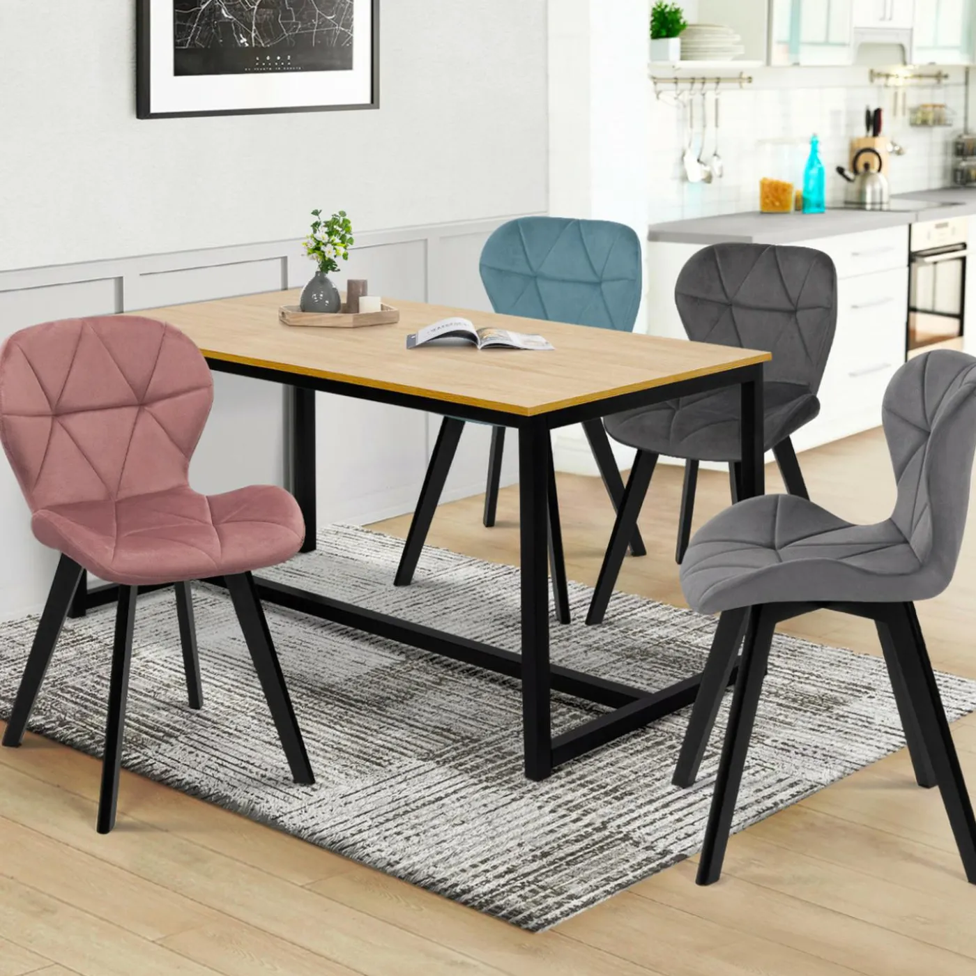 Chaises en velours pastel bleu, gris clair, gris foncé et rose