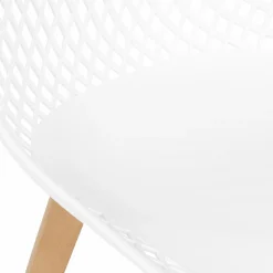 Chaises noir, gris clair, blanc et jaune