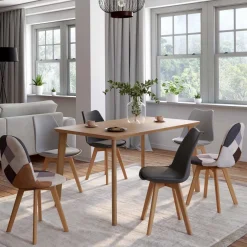 Chaises scandinaves mix color : gris foncé, gris clair, patchworks marron
