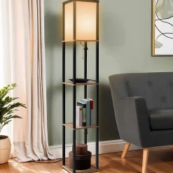 Lampadaire industriel en bois noir avec étagères bois clair et abat-jour blanc