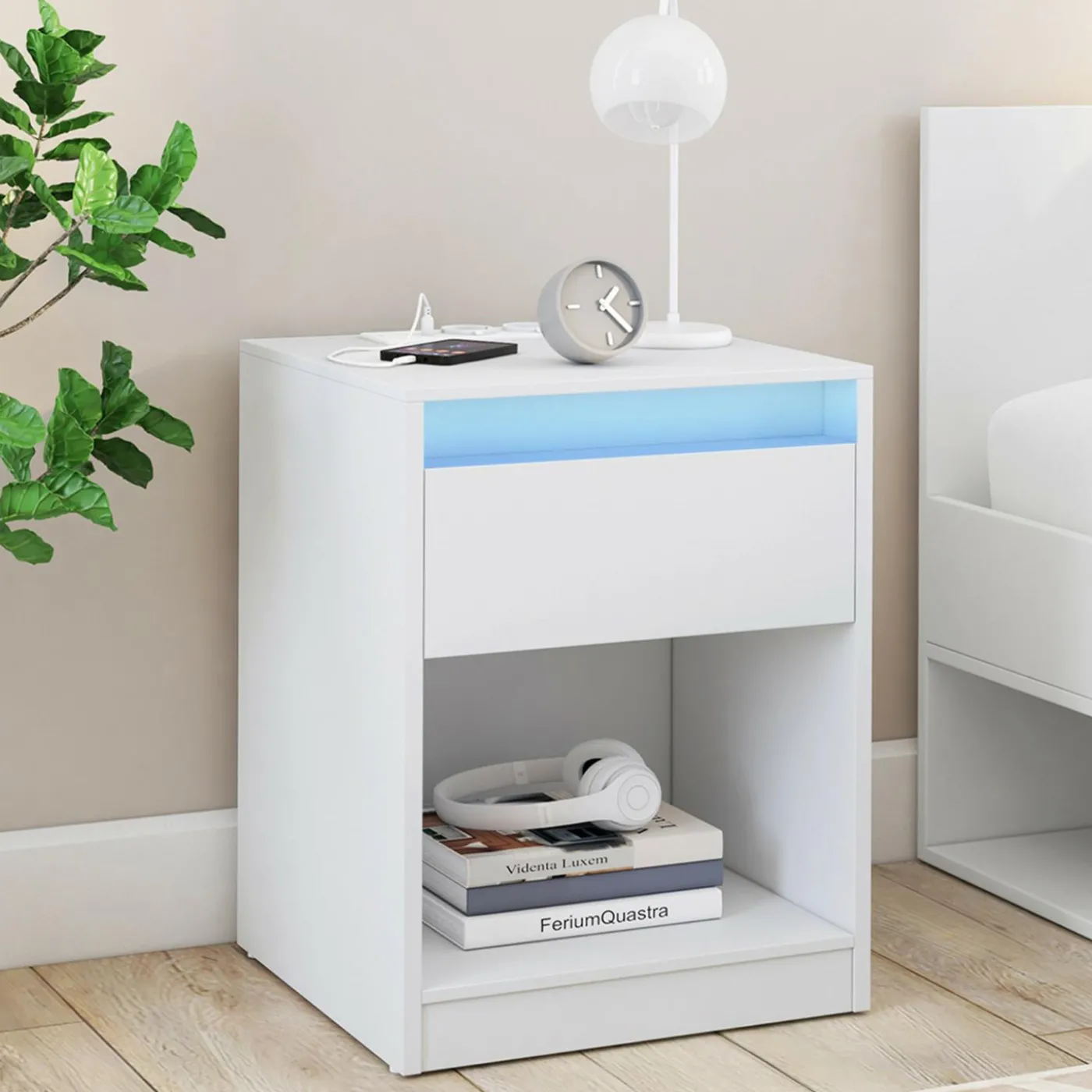 Lot de 2 tables de chevet à LED avec station de recharge 1 tiroir et niche