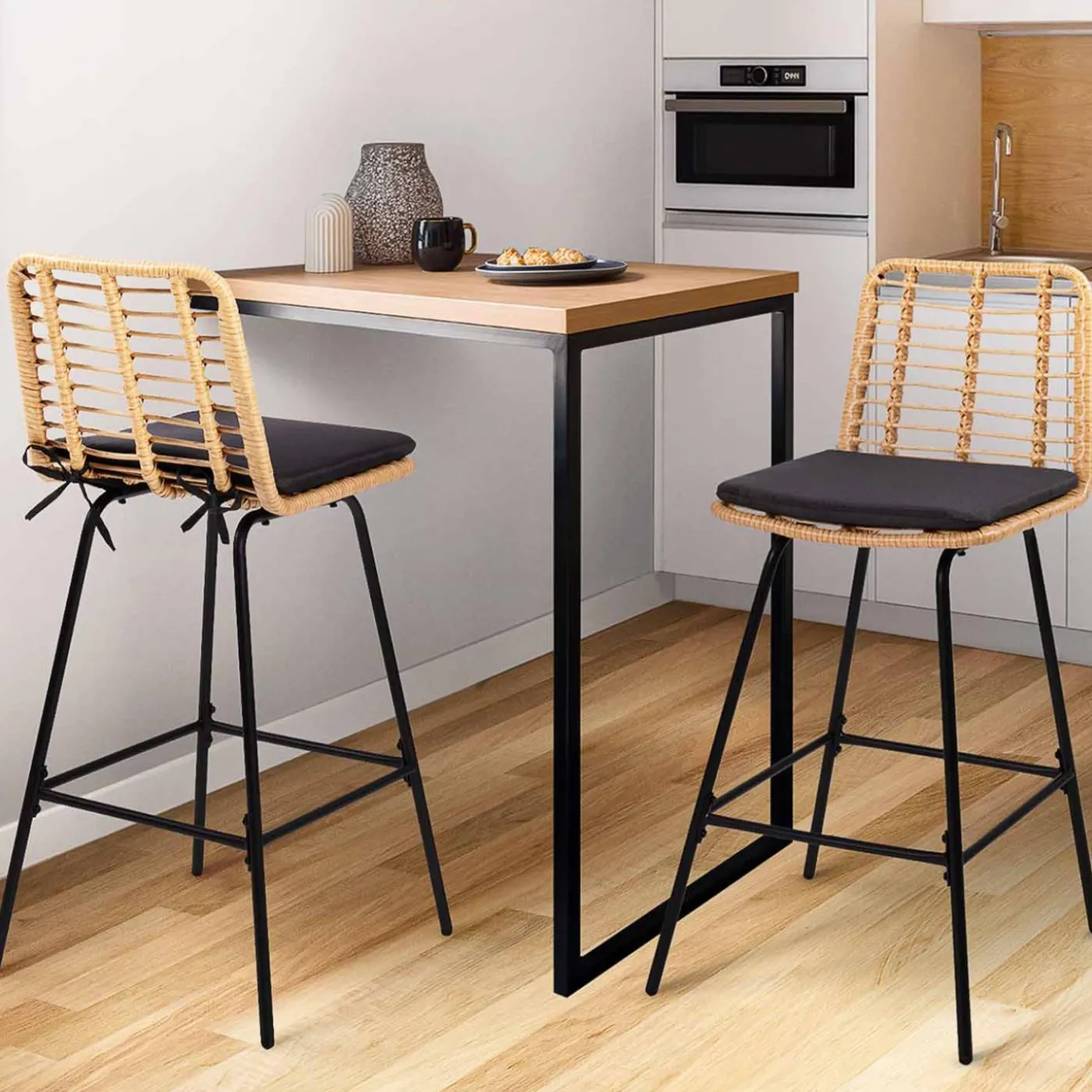 Lot de 2 tabourets de bar effet rotin pied métal noir