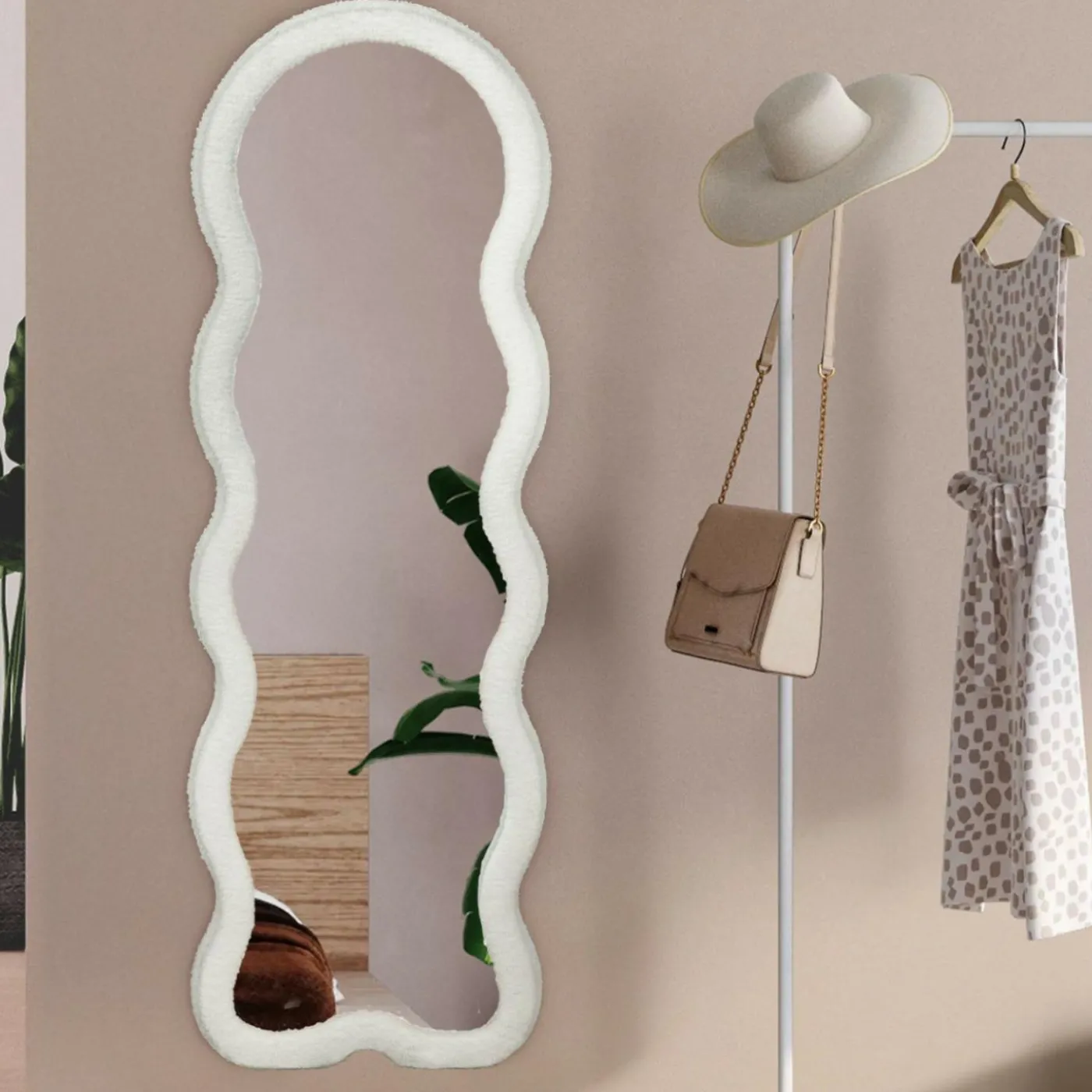 Miroir vague en tissu bouclette crème 150 x 50 cm