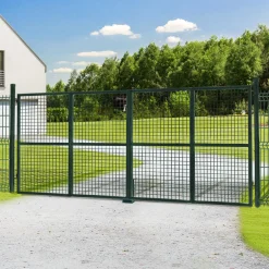 Portail battant grillagé en acier vert 3M15 x 1M50 avec serrure et poignée