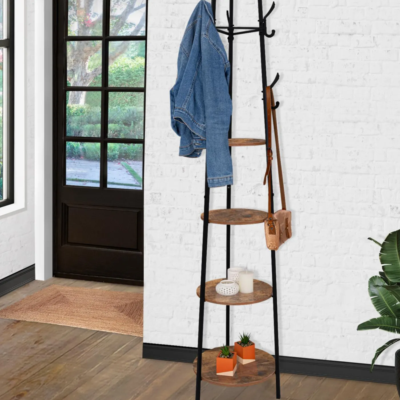 Porte-manteau industriel sur pied avec étagères