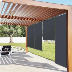Store enrouleur vertical gris pour pergola