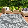 Tapis extérieur terrasse motifs tropicaux gris et blancs 180 x 280 cm